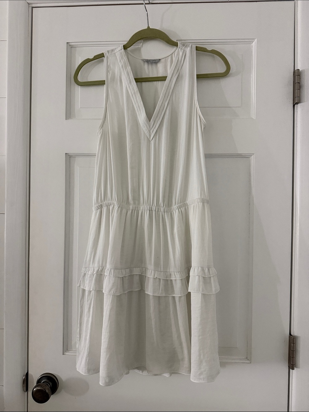Naked Zebra White Tiered V-Neck Sleeveless Dress
